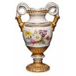 Gr. Schlangenhenkelvase, Meissen um 1900. Amphore m. Rd.fuß u. gekehltem Hals sowie reichem