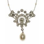 Jugendstil-Collier um 1900 Platin-Filigranfassung mit 1 Altschliff-Diamant v. ca. 2,00 ct. (leicht