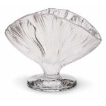 Gefächerte Vase, Lalique Ende 20. Jh. Modell "Ichor". Farbloses Glas, partiell mattiert. Aufrecht