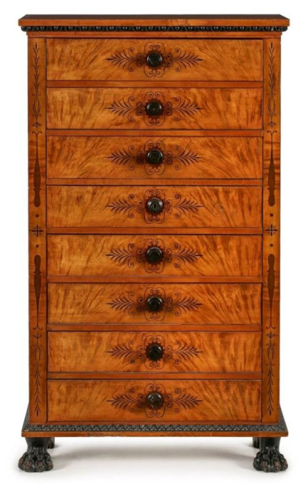 Charles X-Chiffoniere, 19. Jh. Geflammte Birke furniert mit feinen, ornamentalen Intarsien,