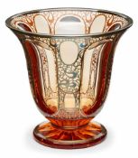Kelchvase, Österreich/ Böhmen um 1910. Bernsteinfarbenes Glas m. Schliffdekor, Silberauf- lage (