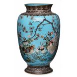 Gr. Cloisonné-Bodenvase, China Anf. 20. Jh. Ovoide Form auf Standring, oben ausschwingen- der