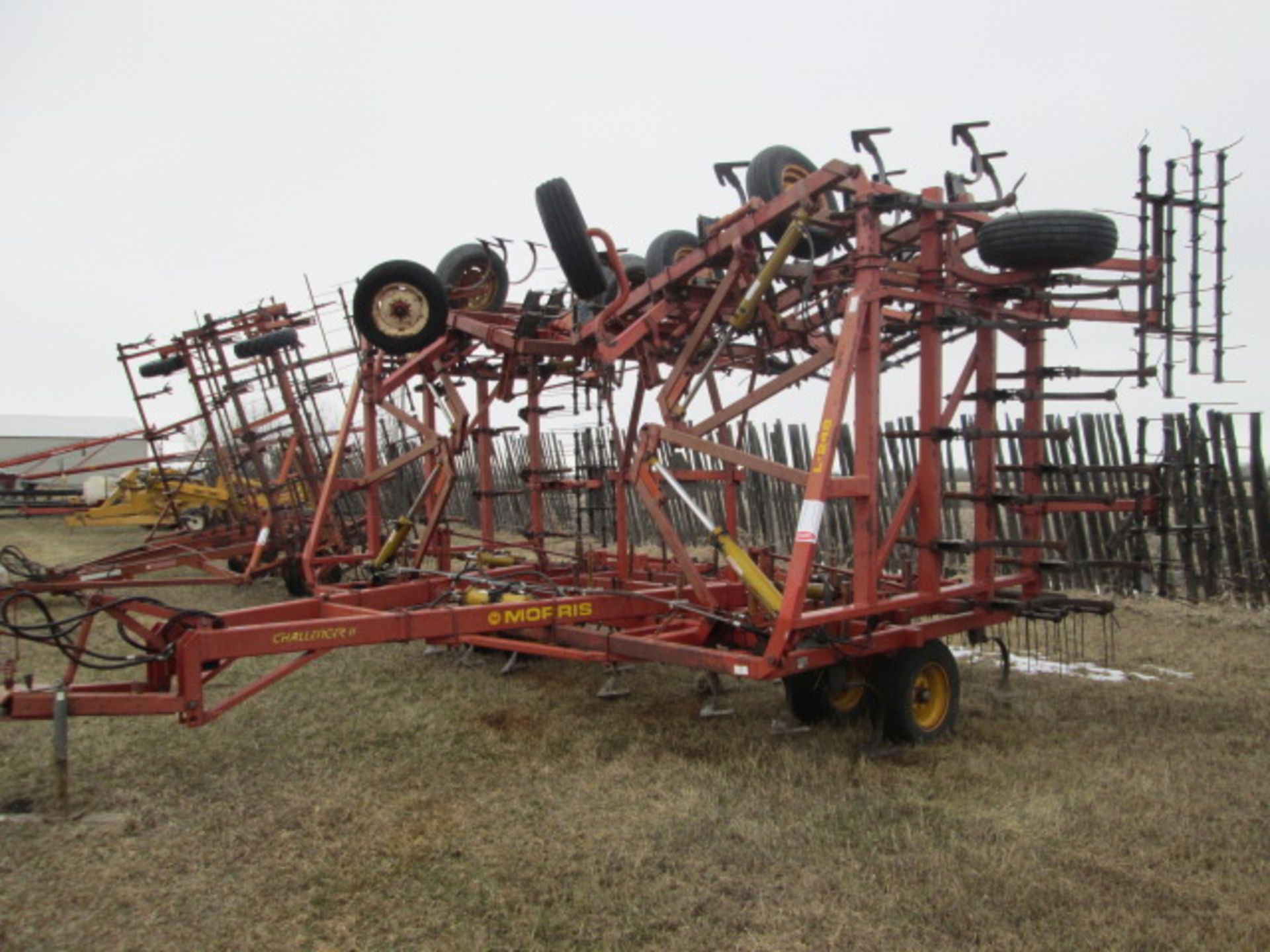 49' Morris L-249 Challenger II field cult w/ vg 4 bar harrows - Image 6 of 10