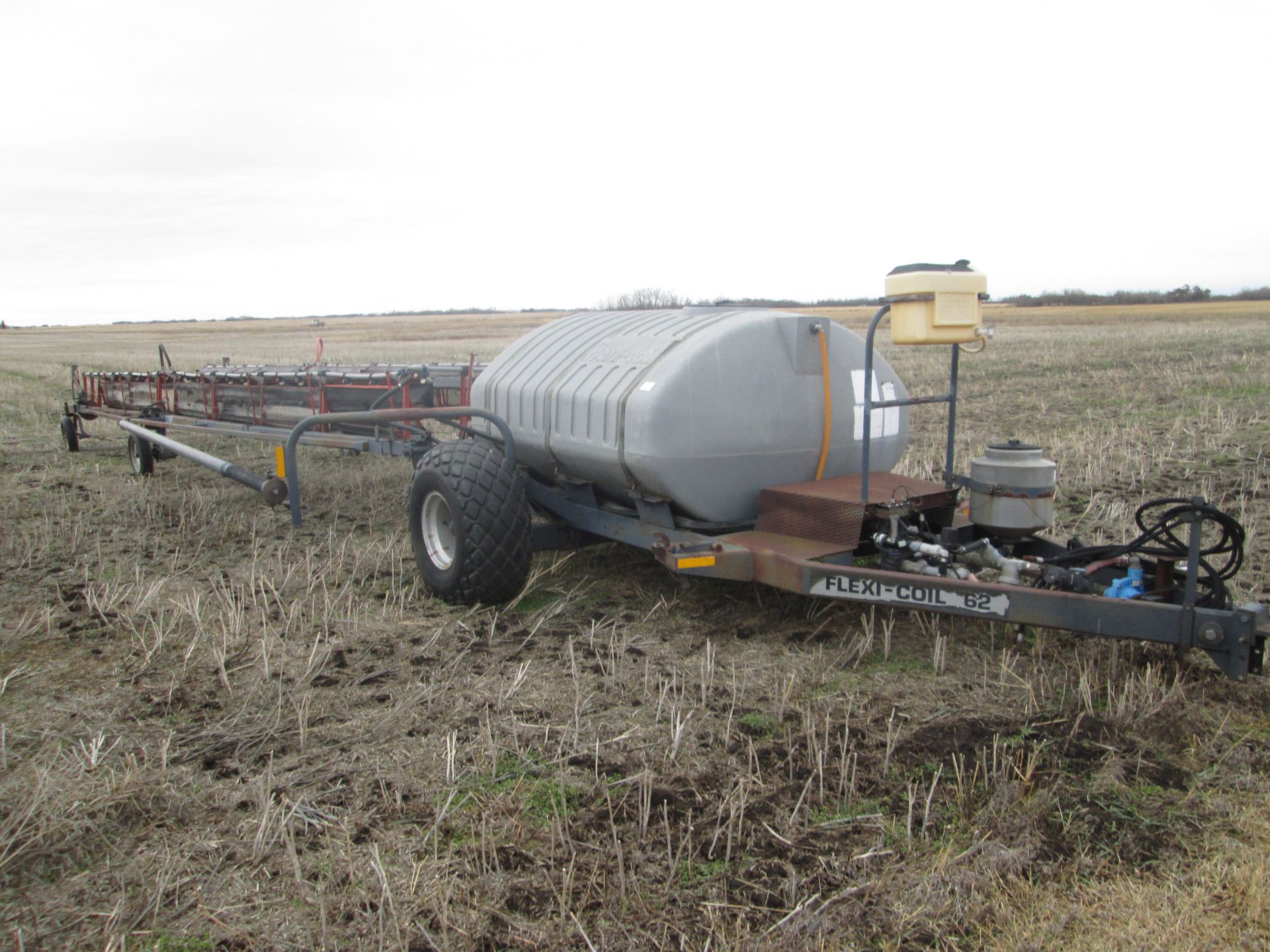 80' Flexicoil 62 PT sprayer, 800 gal (Imp), wind curtains, disc markers, hyd pump - Image 2 of 5