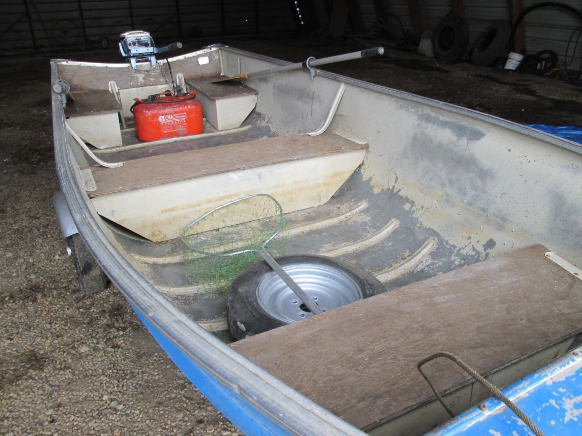 14' Aluminum boat, 15 hp Evinrude c/w trailer - Image 6 of 7