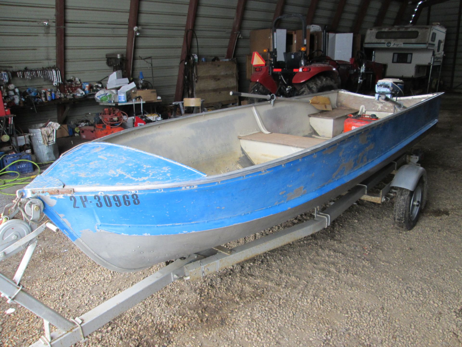 14' Aluminum boat, 15 hp Evinrude c/w trailer - Image 4 of 7