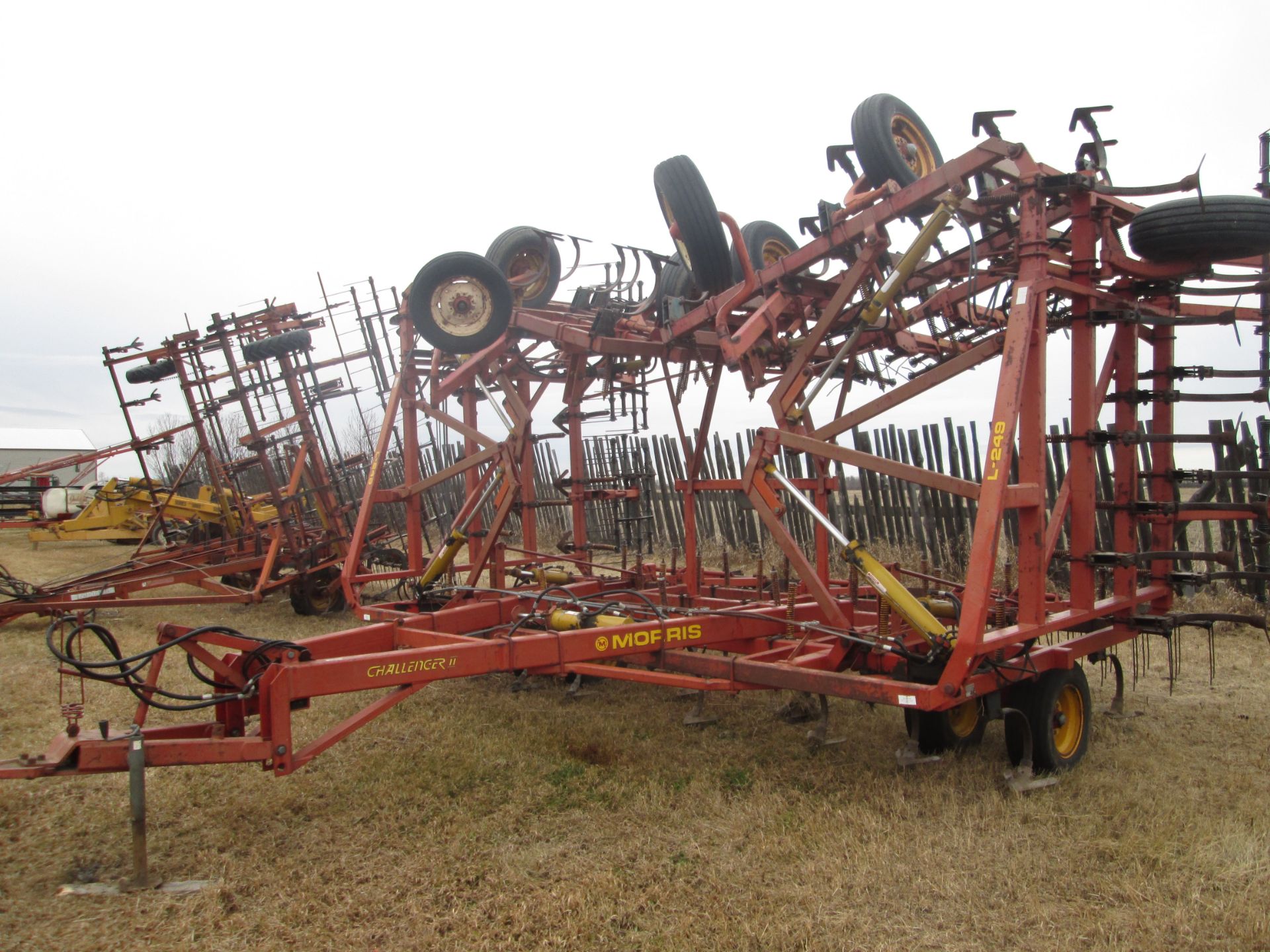 49' Morris L-249 Challenger II field cult w/ vg 4 bar harrows - Image 2 of 10