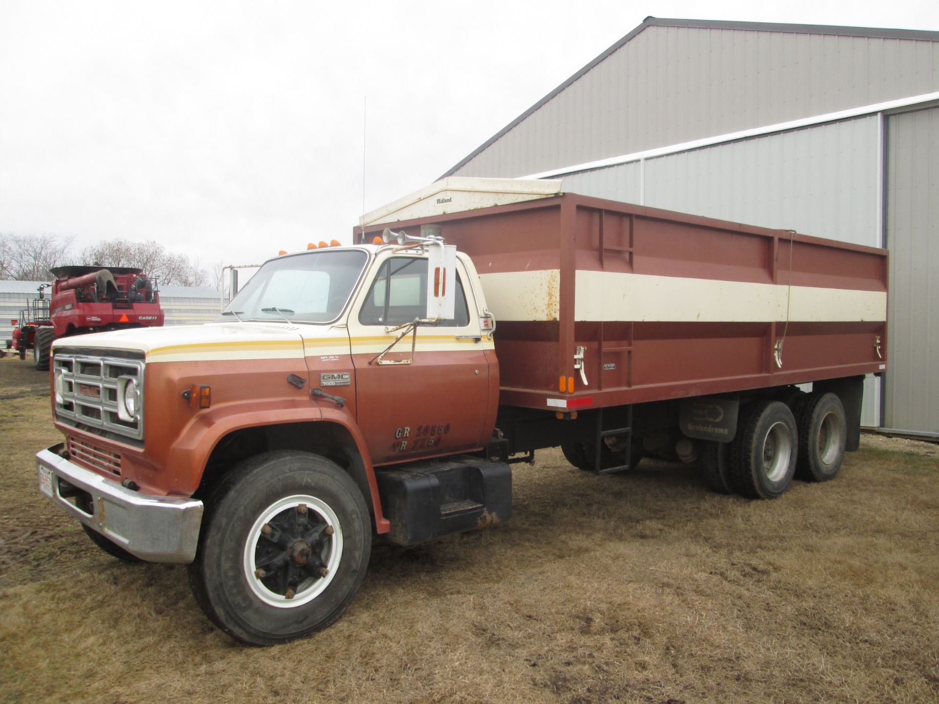 1979 GMC 7000 TA grain truck w/ 20' steel box & hoist (pole), auto trans, 427 gas eng (was rebuilt),