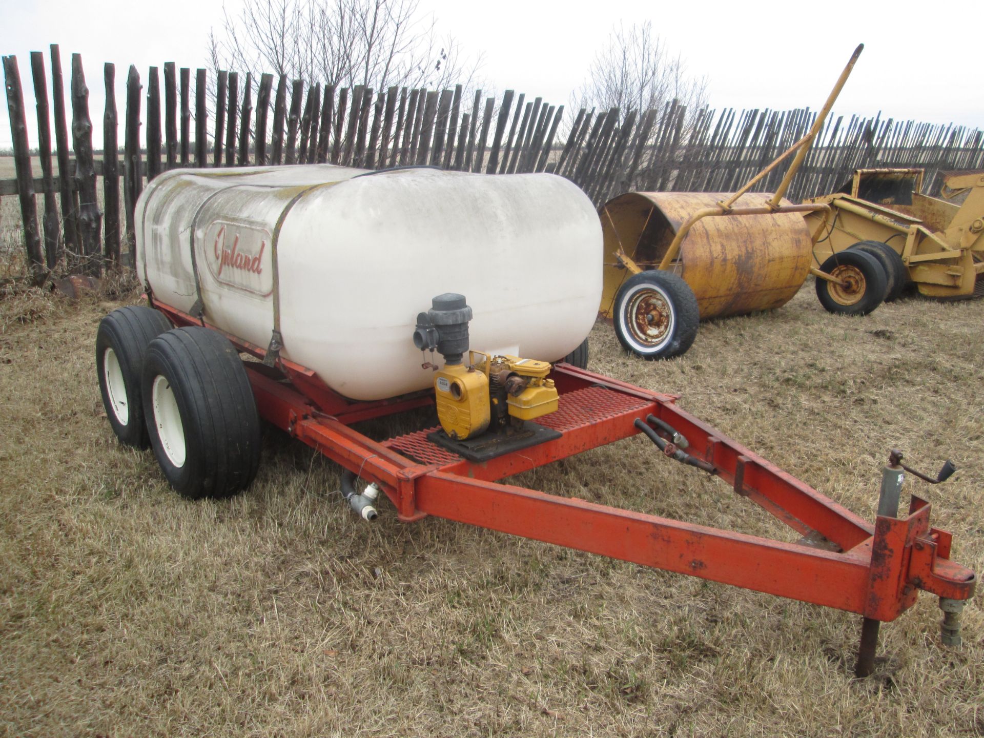 800 gal water tank on trailer