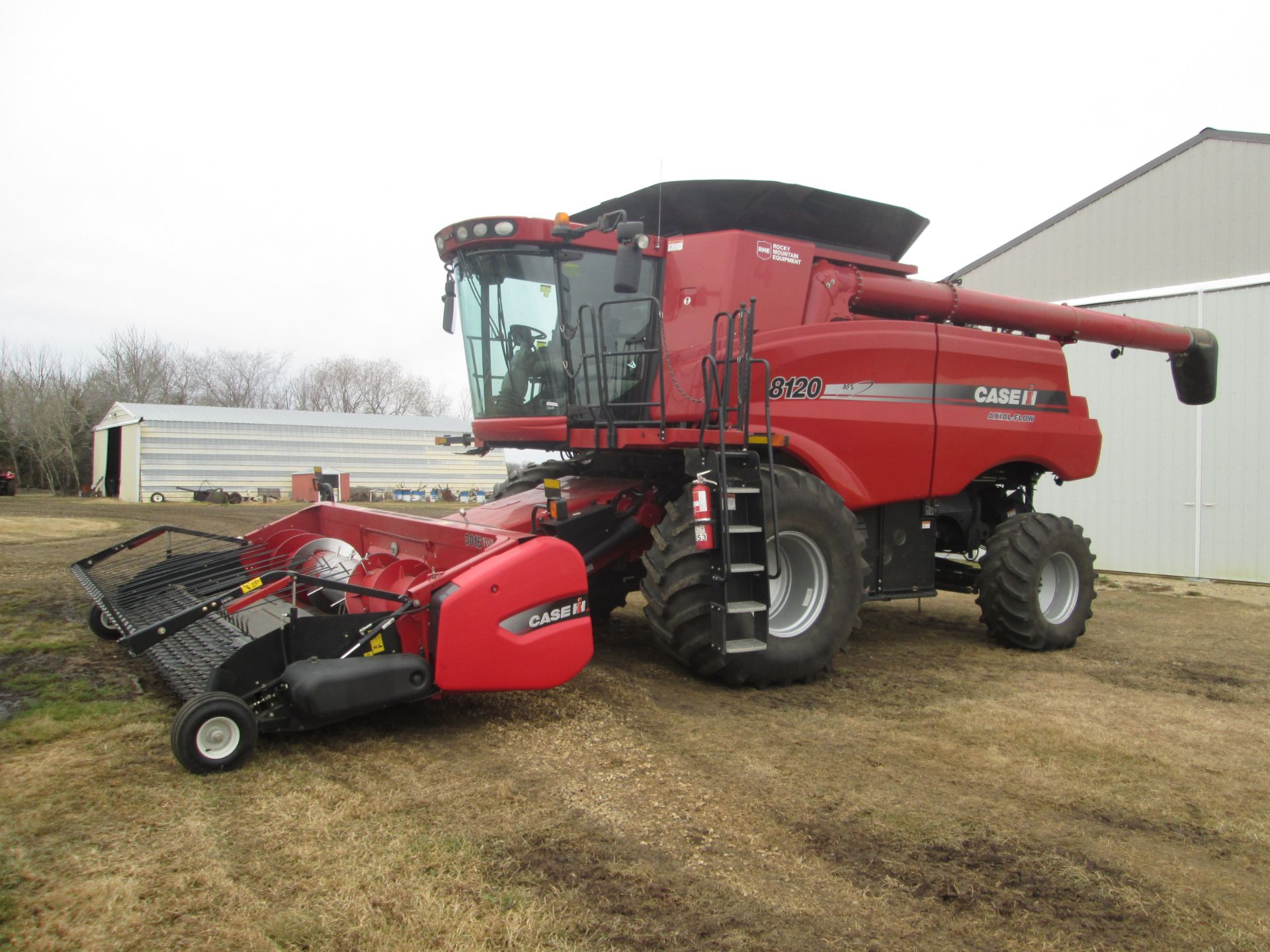 2012 Case IH 8120 c/w Case 3016 header, showing 738 sep / 992 eng hr, 900/60R32 F singles, Pro 700 - Image 2 of 19