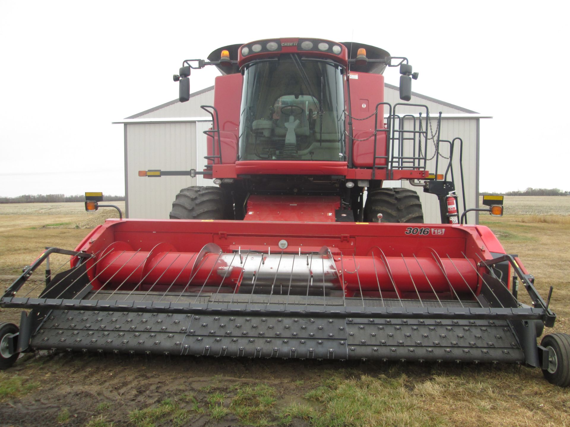 2012 Case IH 8120 c/w Case 3016 header, showing 738 sep / 992 eng hr, 900/60R32 F singles, Pro 700 - Image 4 of 19