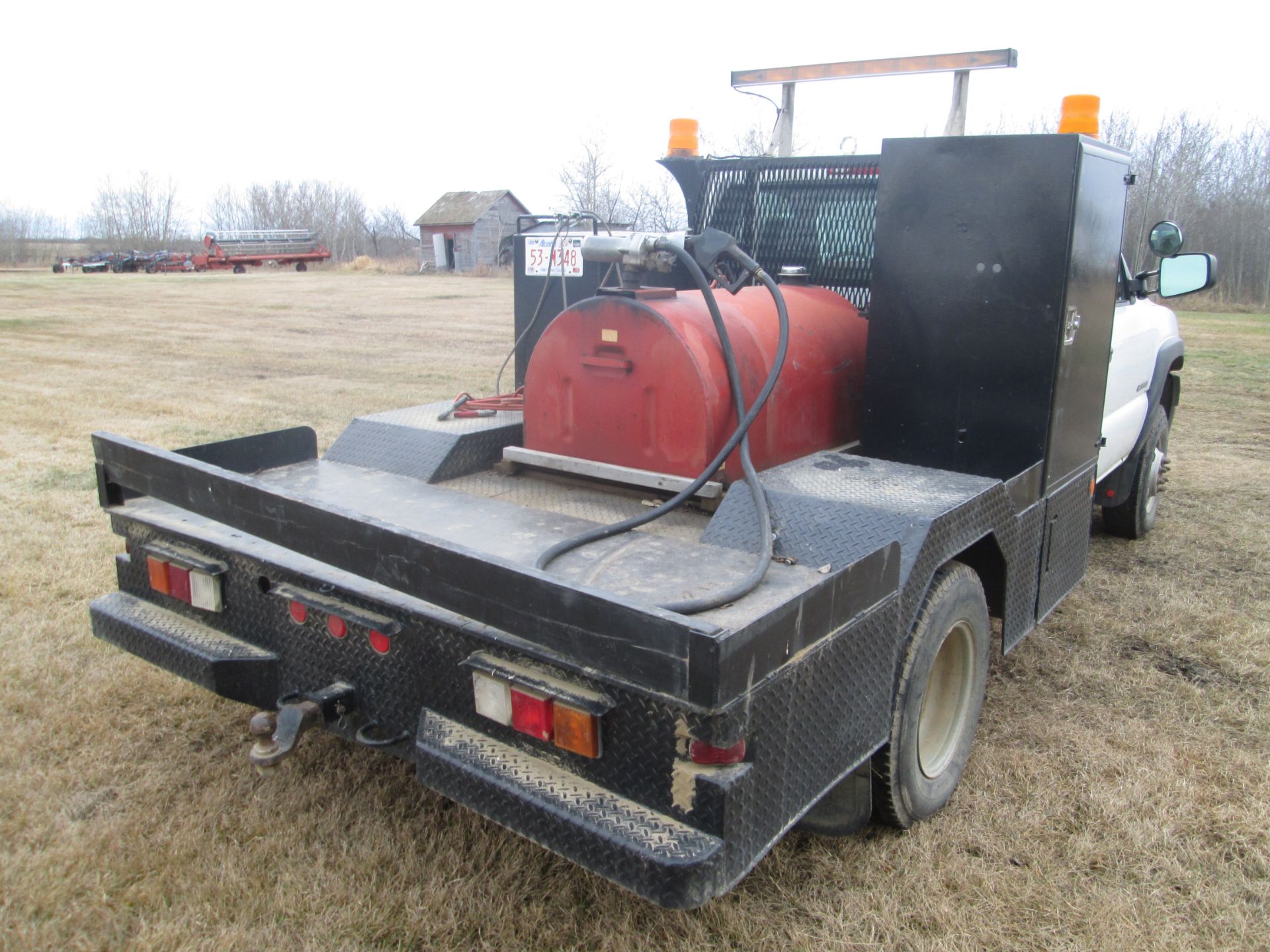 2002 Chev 3500 1T dually w/ 8-1/2' service deck, 2WD, showing 96,416 km, tool boxes, reg cab, 6 L, - Image 5 of 8