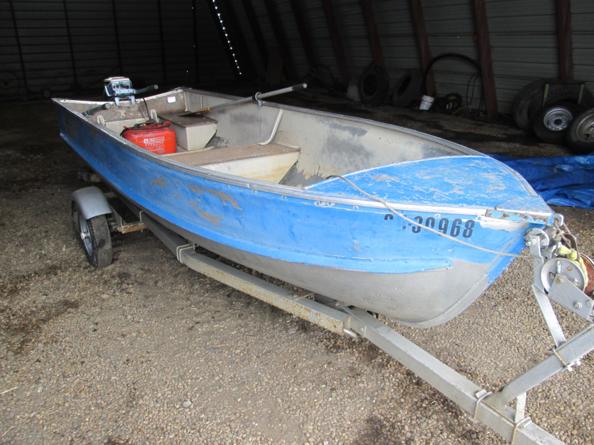 14' Aluminum boat, 15 hp Evinrude c/w trailer - Image 7 of 7