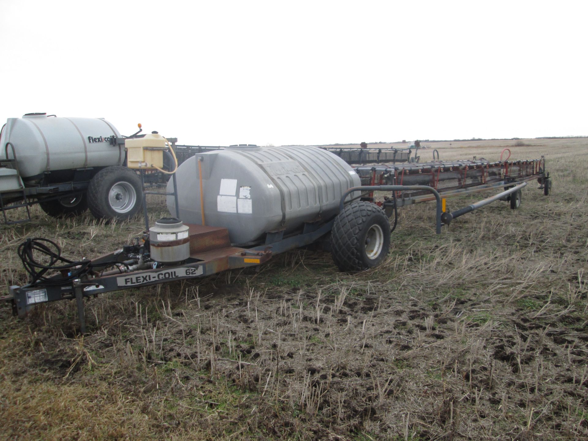 80' Flexicoil 62 PT sprayer, 800 gal (Imp), wind curtains, disc markers, hyd pump - Image 3 of 5