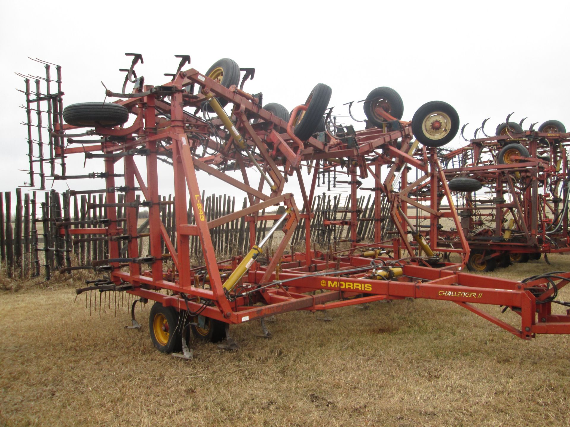 49' Morris L-249 Challenger II field cult w/ vg 4 bar harrows - Image 4 of 10