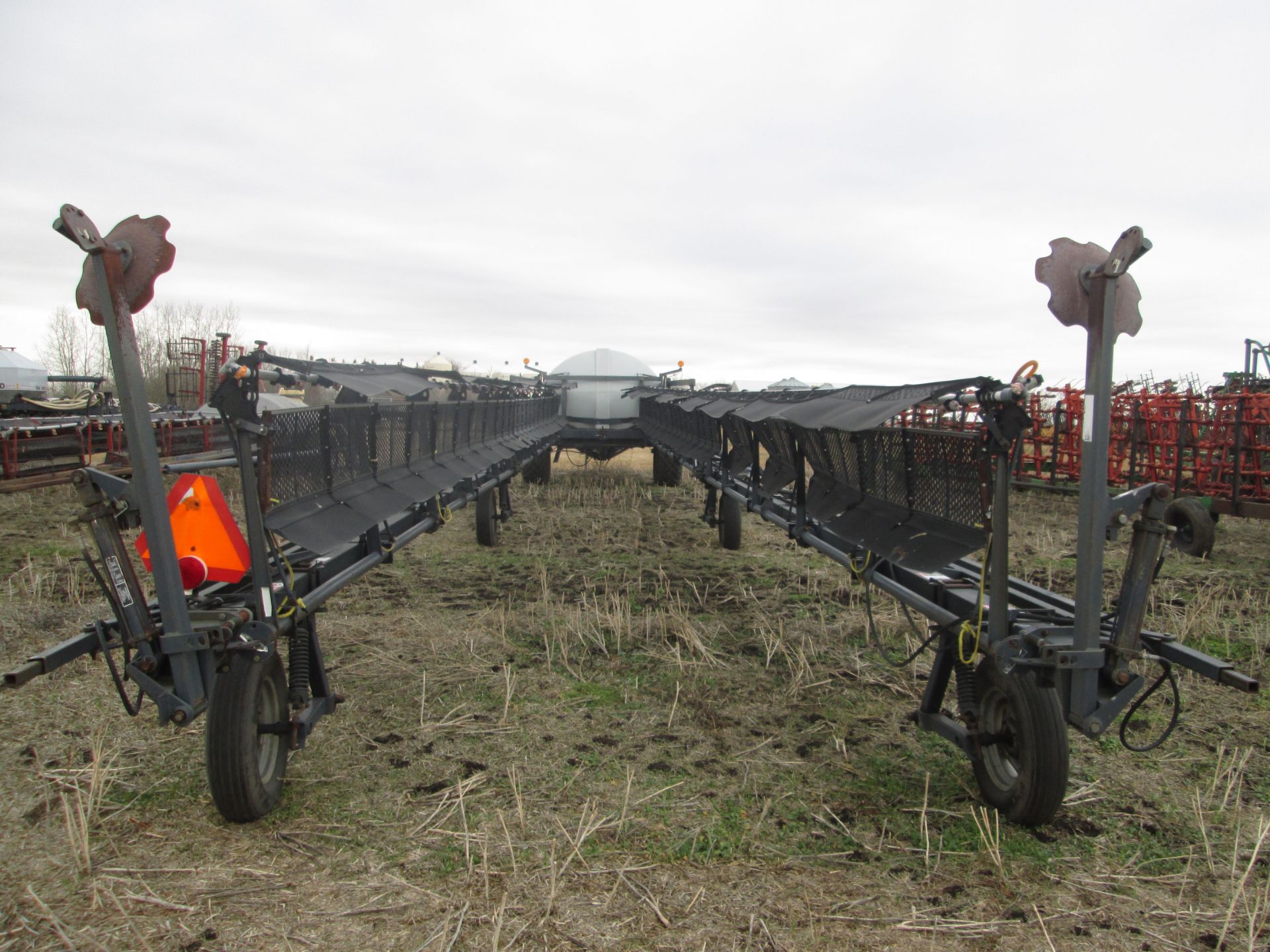 100' Flexicoil 67XL PT sprayer, 1250 gal (Imp), autofold, curtains, disc markers, hyd pump, rinse - Image 8 of 8