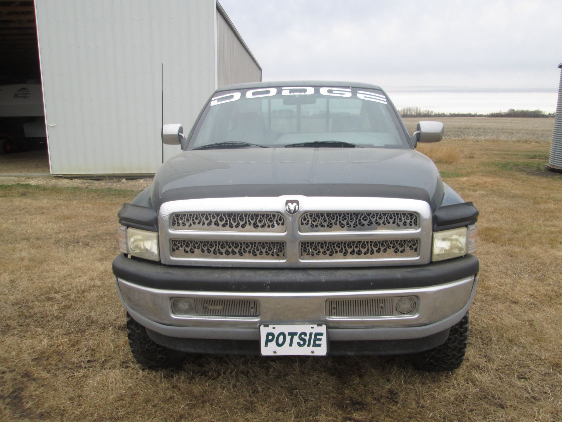 1995 Dodge Ram 1500 Laramie SLT, 4x4, reg cab, short box, showing 240,786 km, 5.2L (318), auto, A/ - Image 3 of 10