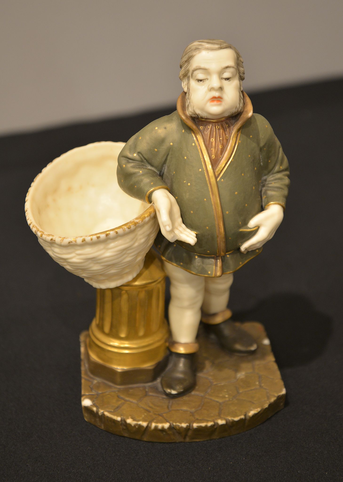 A Royal Worcester sweetmeat dish, date code for 1880