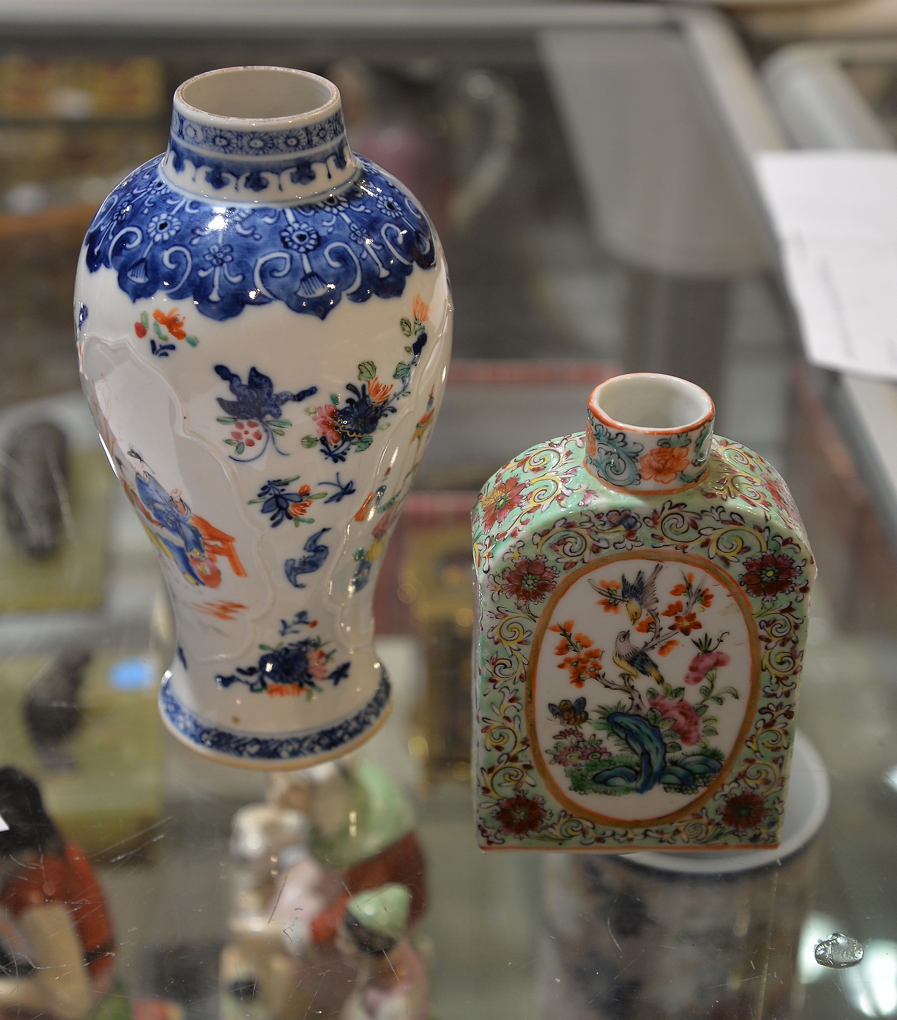 A Chinese famille rose tea caddy, late 18th or 19th century