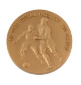 Japan, Olympic Games 1964, Osaka Football Tournament, 18 carat gold medal, two footballers, rev.