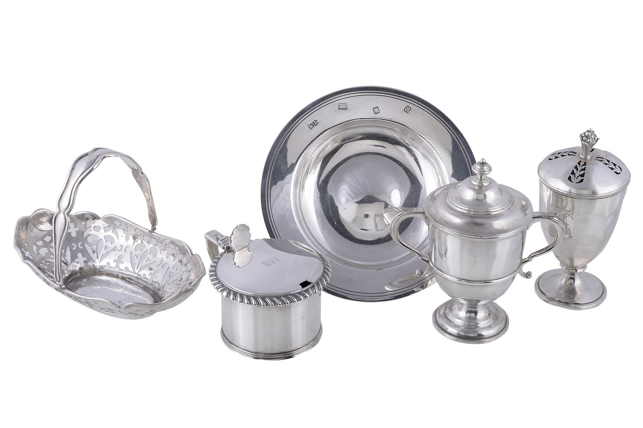 Five items of small silver, including: a William IV drum mustard pot by the Barnard Bros., London