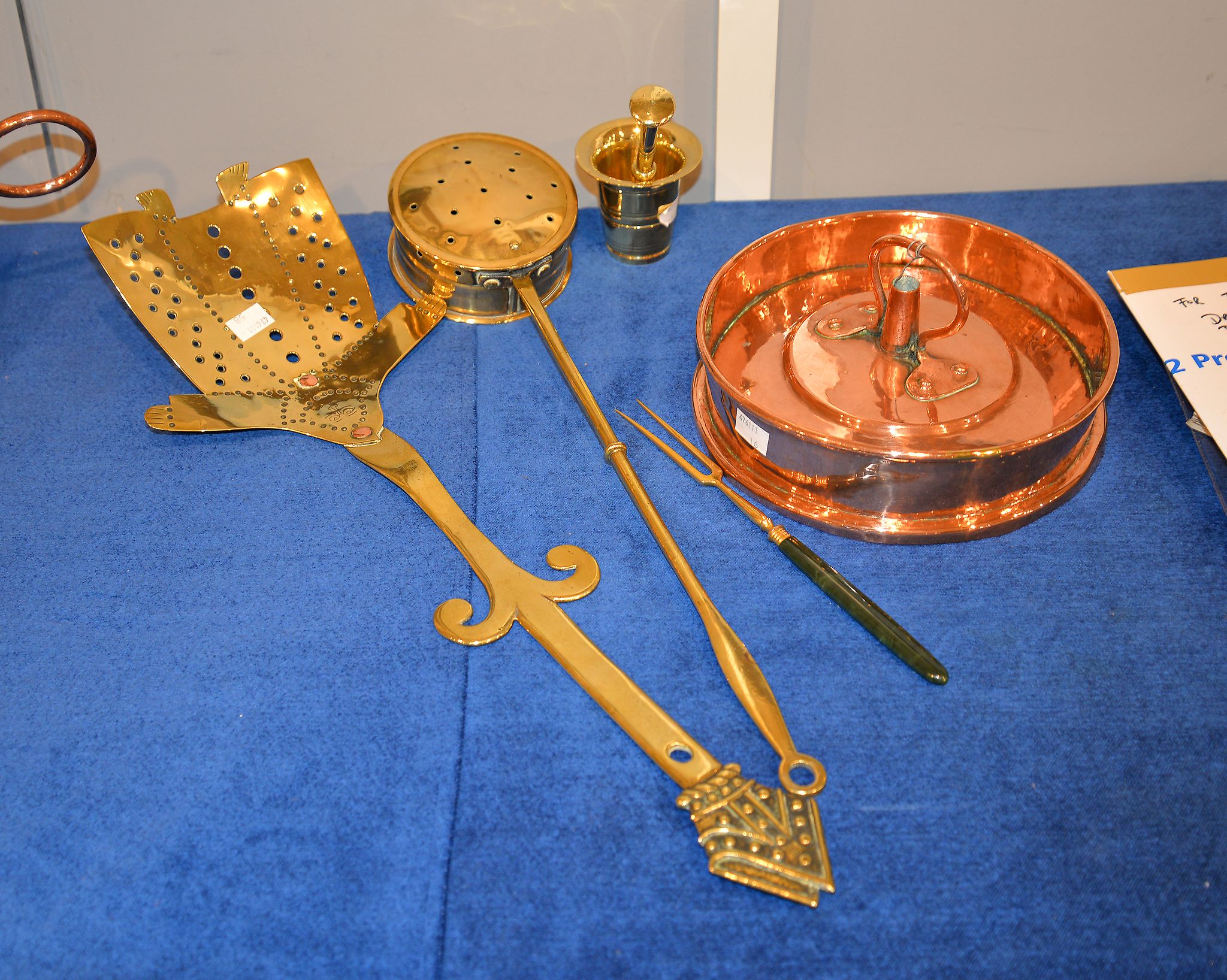 A small collection of metalware to include a copper twin handled jelly mould 18cm high, a brass - Image 2 of 2