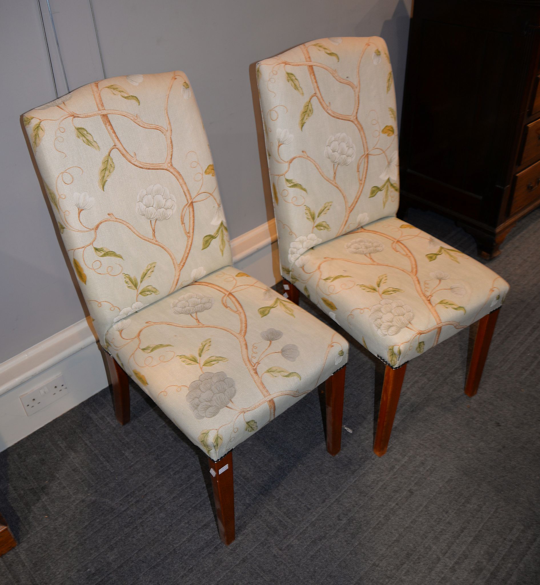 A set of four upholstered dining chairs, modern, each 105cm high - Image 2 of 2