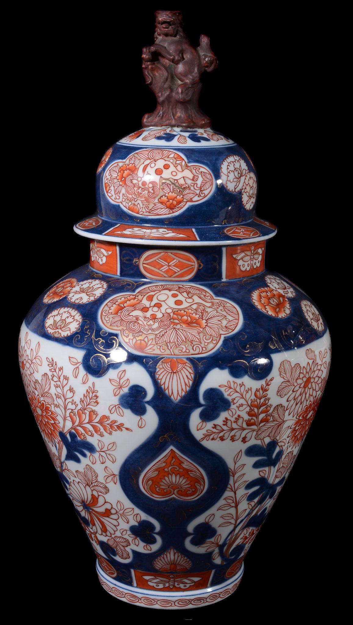 A pair of Imari style vases and covers, each of inverted baluster form rising to a cylindrical neck, - Image 4 of 4