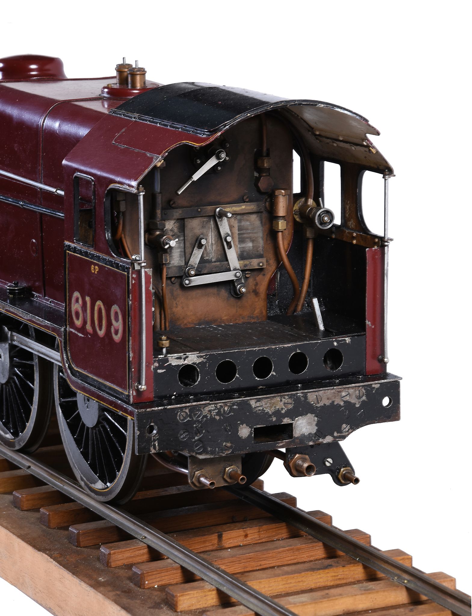 A well engineered 3 1/2 inch gauge model of a 4-6-0 tender locomotive No 6109 Royal Engineer , the - Image 2 of 4