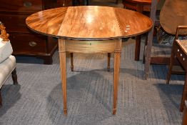 A mahogany Pembroke table, early 19th century, with single frieze drawer to one end, 71cm high, 99cm