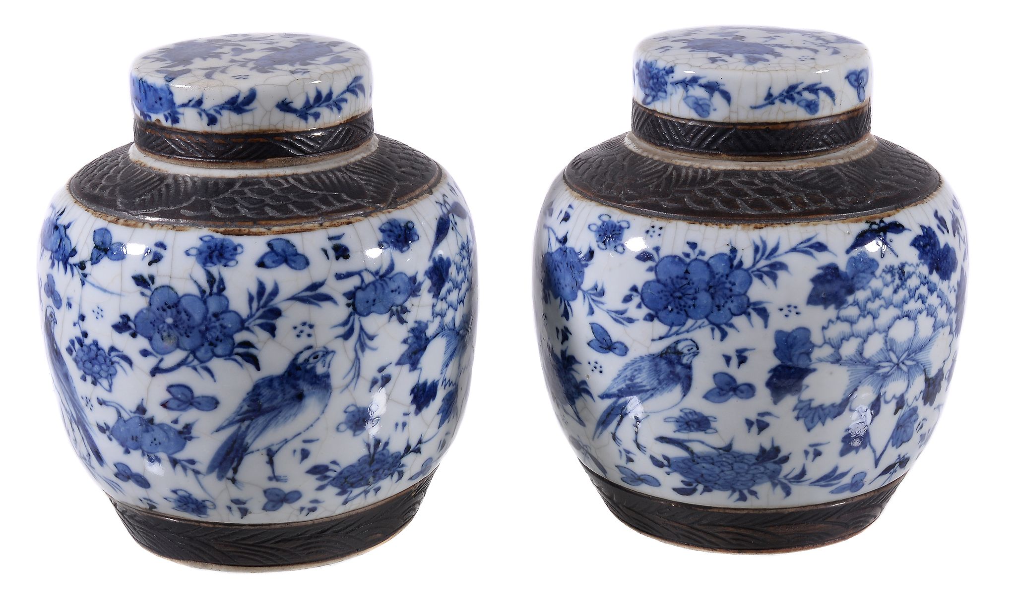 A Chinese blue and white vase and cover , 19th century or early 20th century, of baluster form - Image 4 of 4