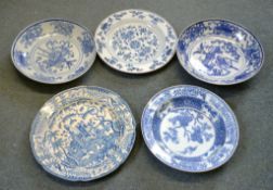 A Chinese blue and white plate, Kangxi, 22.5cm diameter; a Chinese blue and white soup bowl,