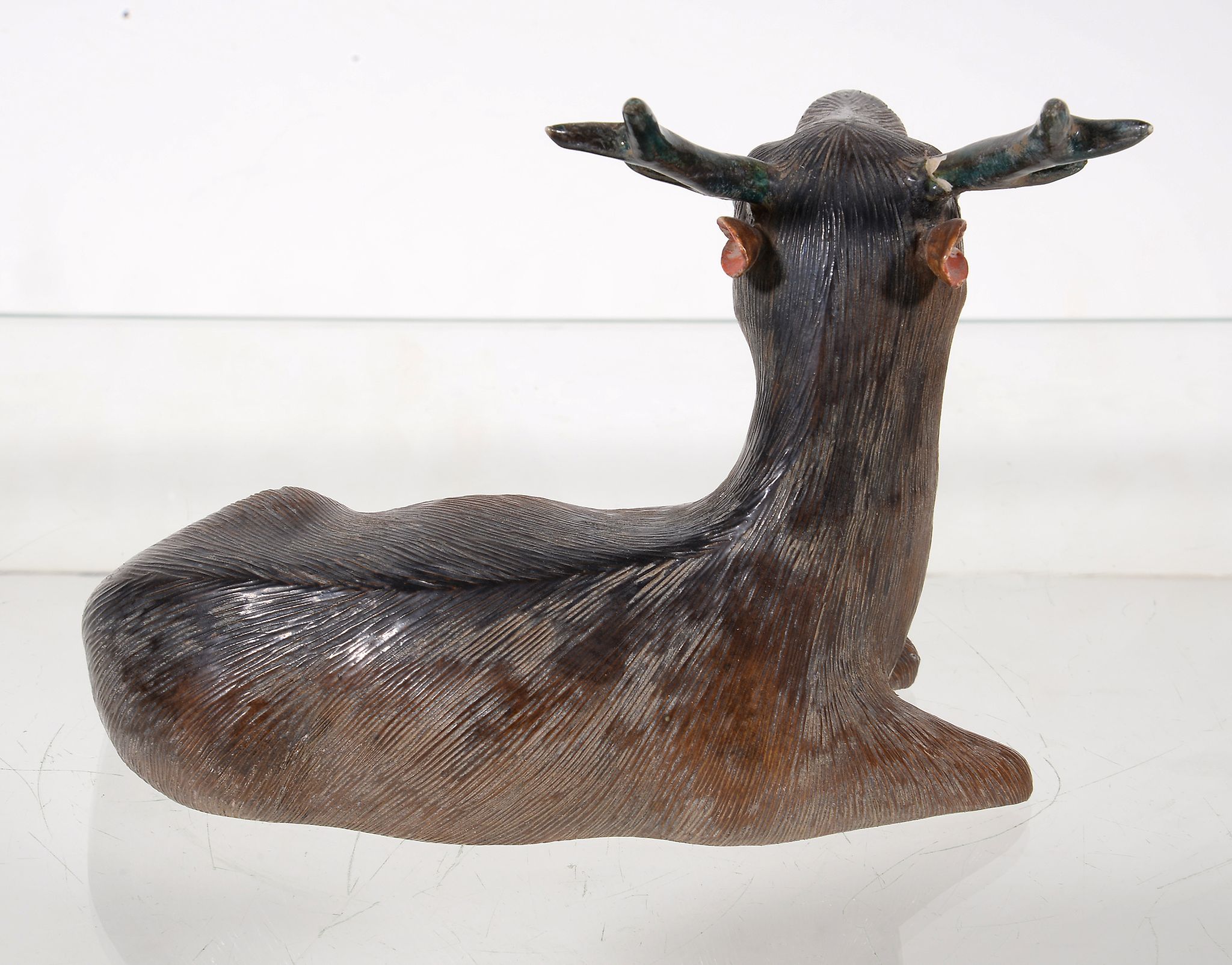 A Chinese porcelain model of a stag, possibly Guangxu or later, the figure well modelled, its head - Image 4 of 5