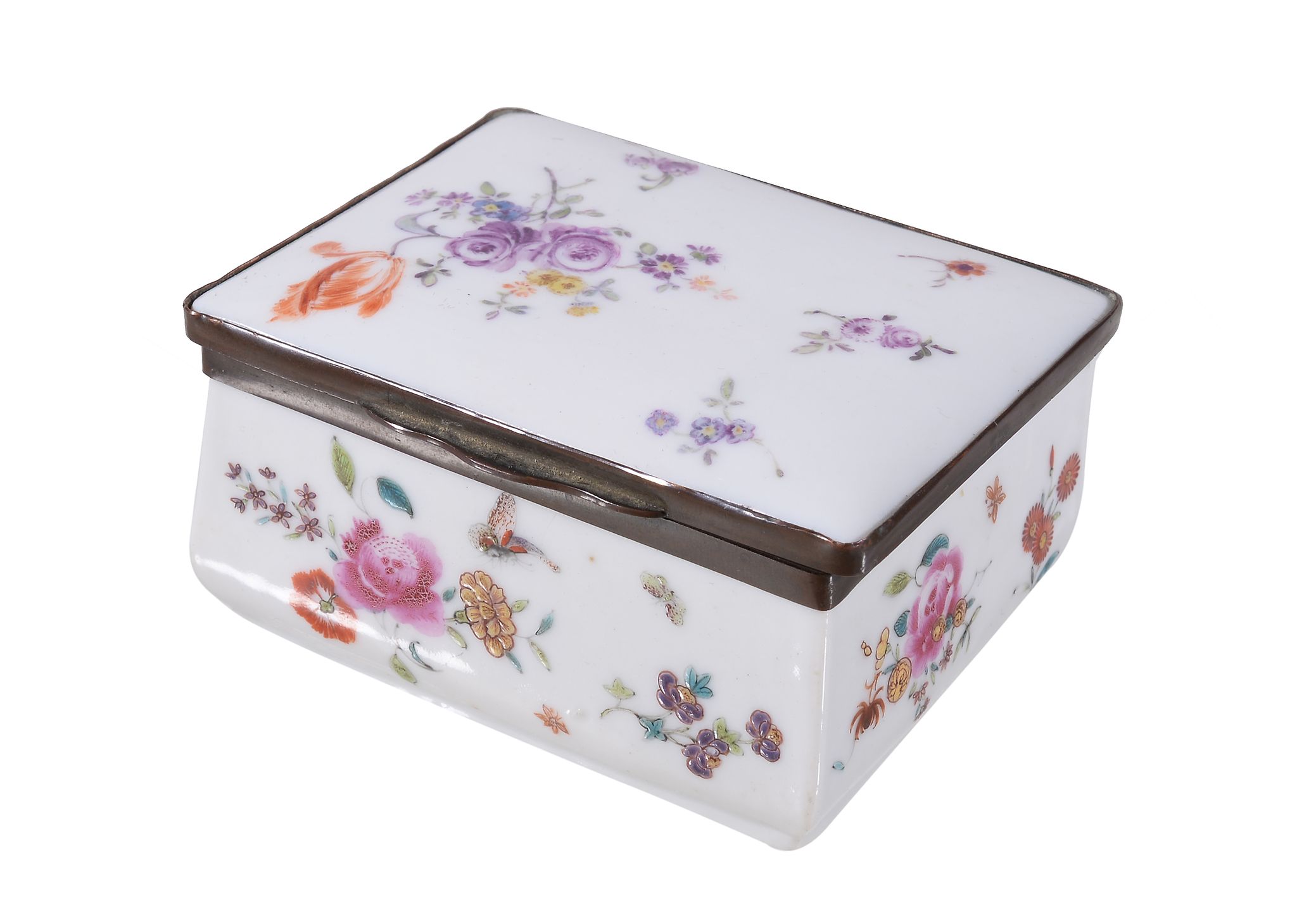 A Chinese Export Famille Rose snuff box and cover, the base18th century, the base painted with - Image 2 of 4