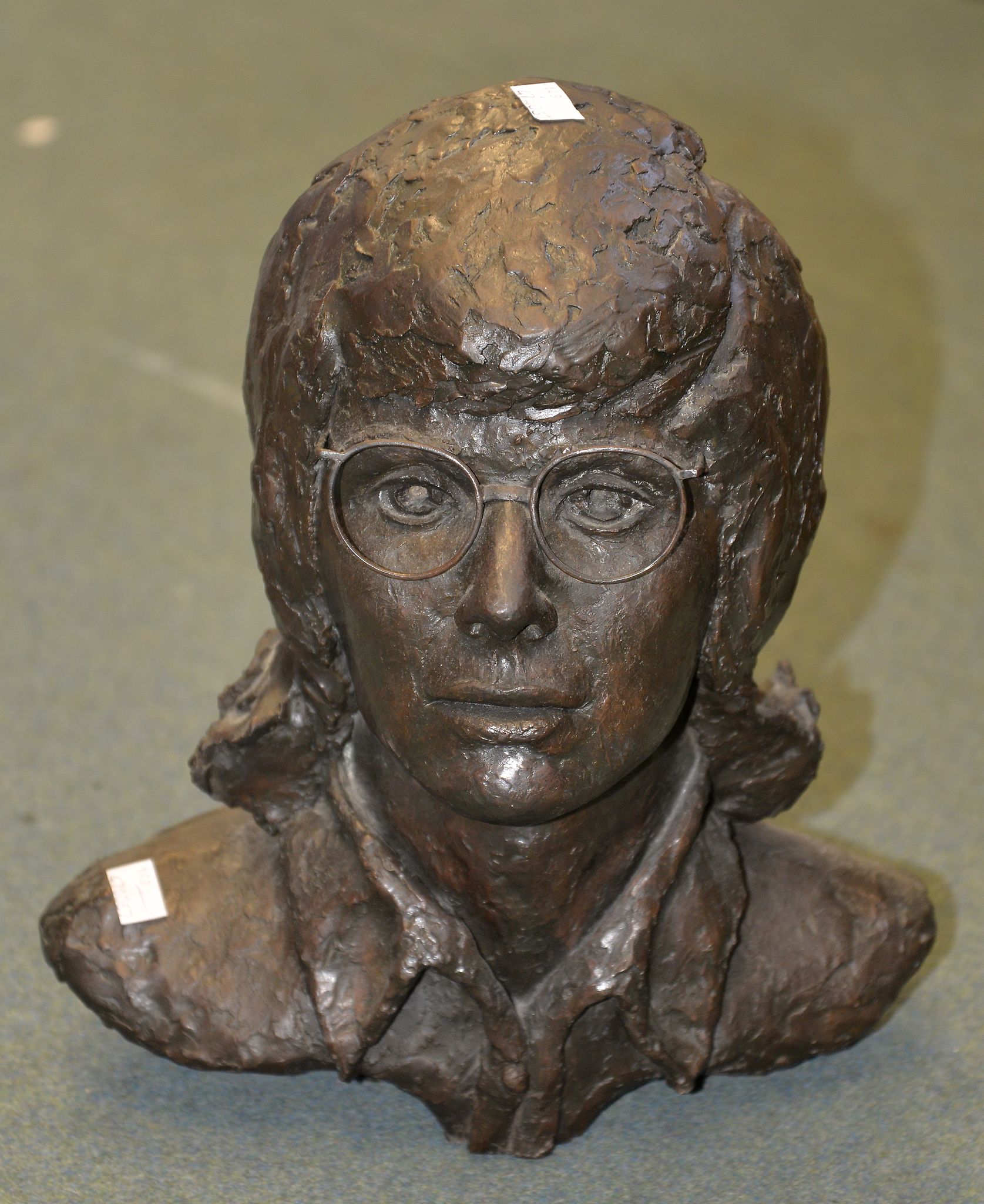 Beatrice Murray (contemporary), a bronze bust of Billie Jean King, signed B.MURRAY dated (19)71,