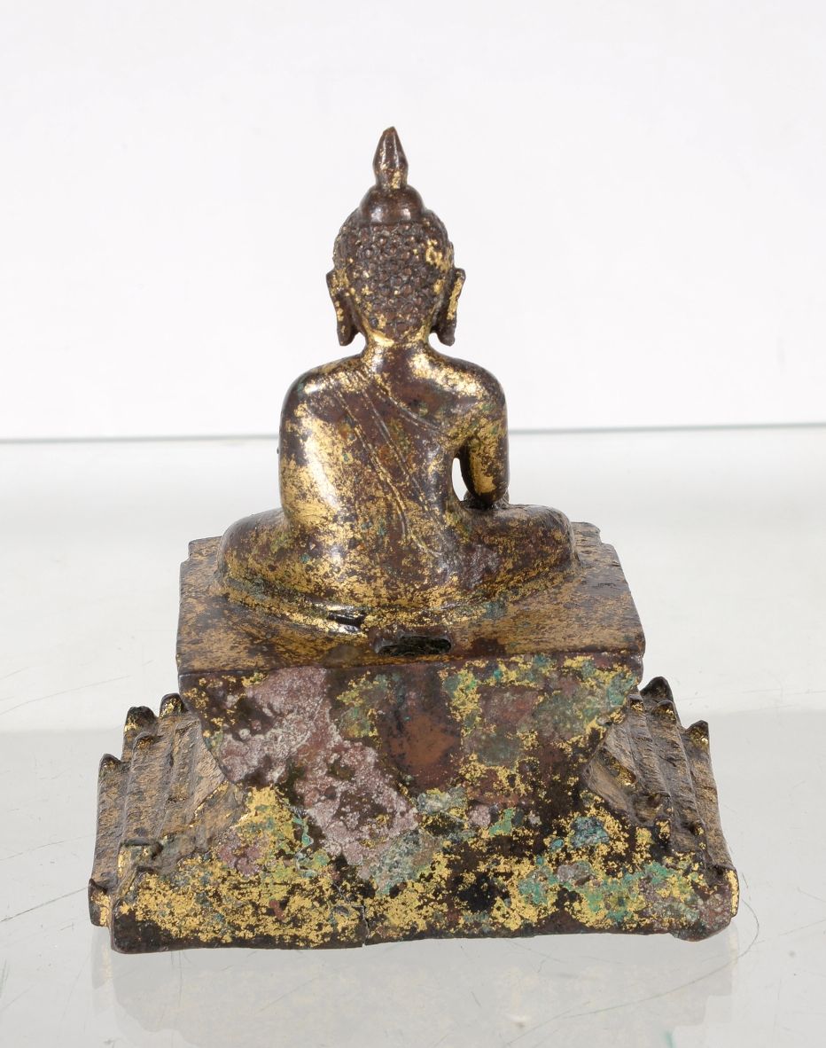 A Burmese or Thai figure of The Buddha, 17th century, the figure sits in bhumisparsha mudra atop a - Image 3 of 4