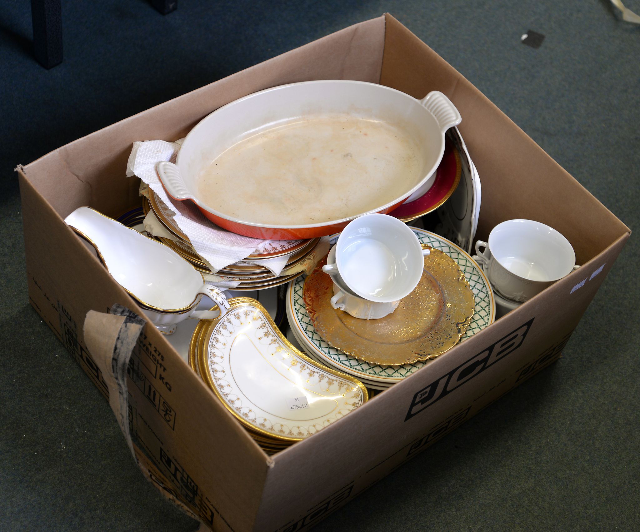 A mixed selection of ceramics to include a Wedgwood 'Gold Florentine' part breakfast service and