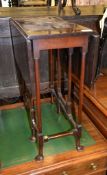 A mahogany spider leg occasional table, 20th century, with drop leaves, 61cm high, the top 71cm x