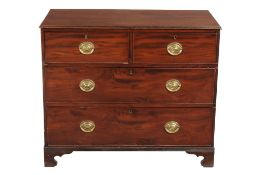 A George III mahogany chest of drawers, circa 1790, 85cm high, 100cm wide, 50cm deep