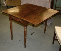 A mahogany drop leaf table, with single frieze drawer, 71cm high