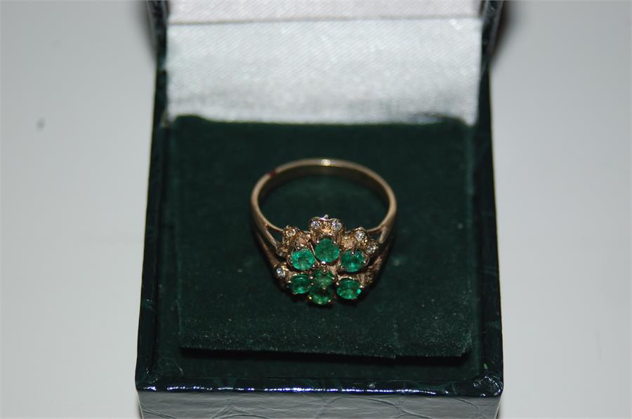 9ct Gold Dress Ring Set Emeralds Surrounded by Diamonds Size M - Bild 4 aus 12