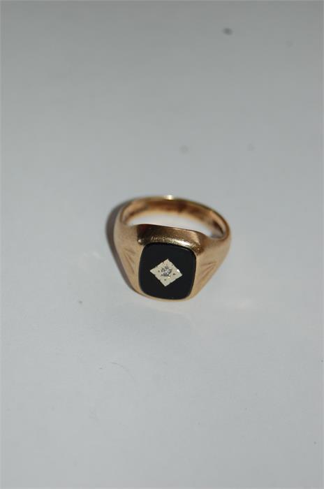 9 Carat Gold Ring Set Onyx And Small Diamond