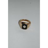 9 Carat Gold Ring Set Onyx And Small Diamond