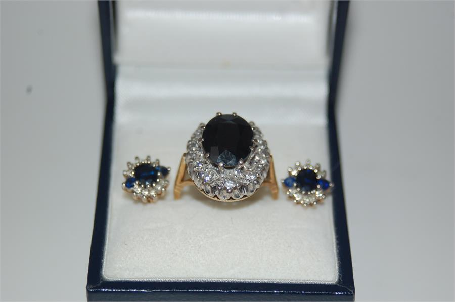 18 ct Gold/White Gold Dress Ring, Large Claw Set Sapphire Surrounded by Diamonds With Earrings. - Image 9 of 18