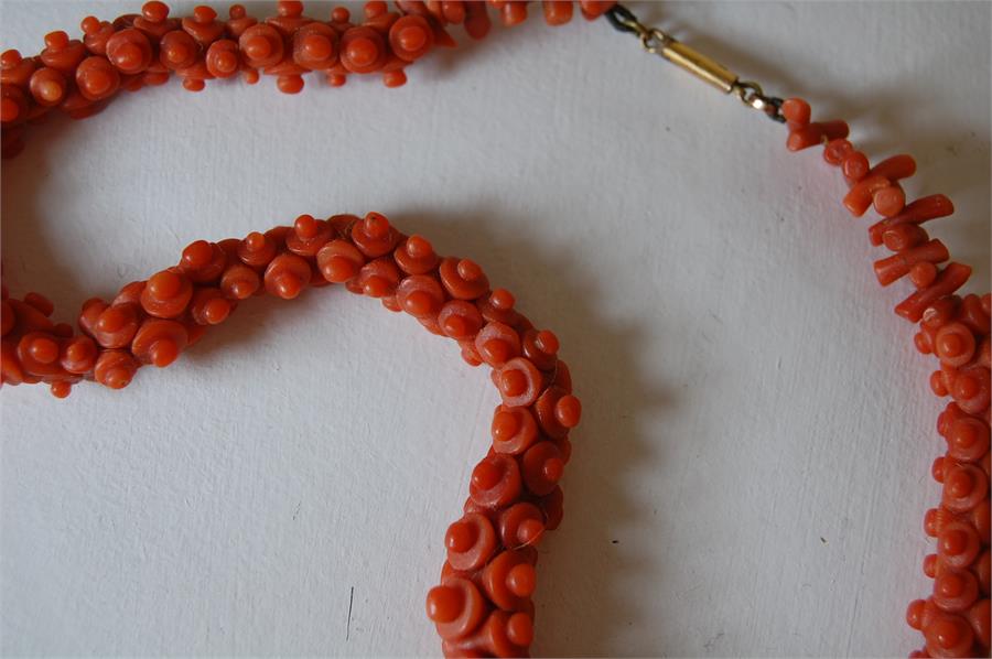 Georgian Carved Coral Necklace - Image 2 of 4