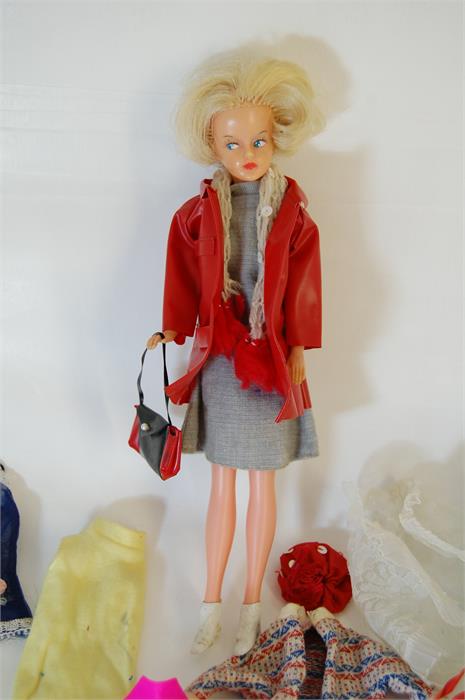 Vintage 'Tressy' Plastic Toy Doll with Outfits and Accessories - Image 2 of 2