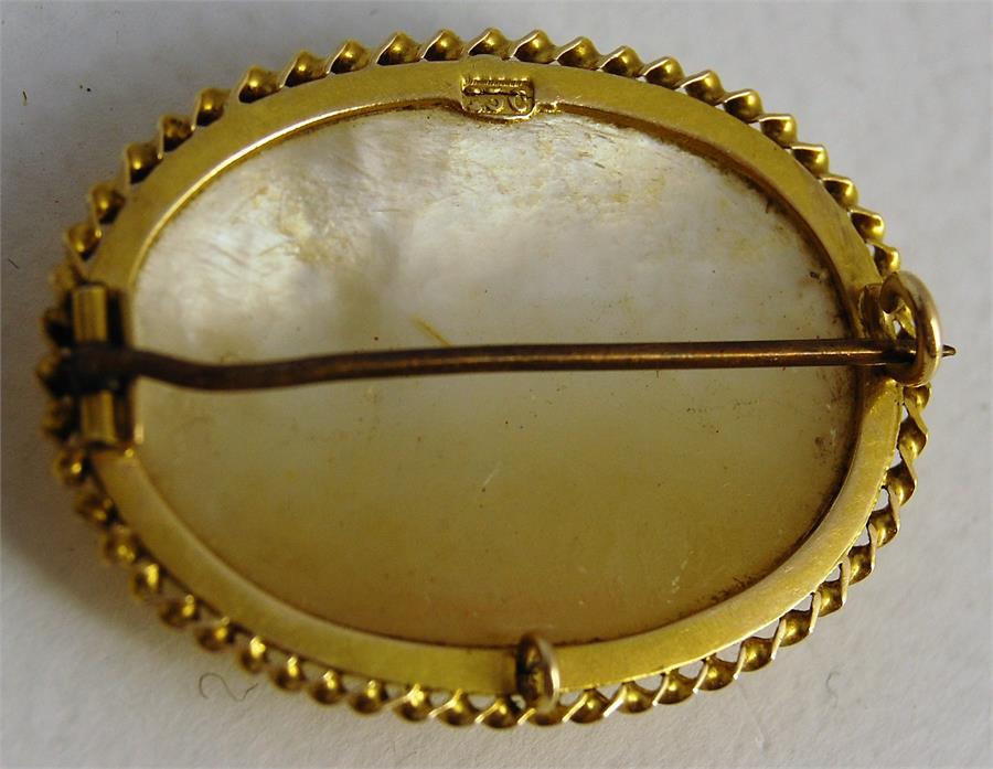 Finely Engraved Mother of Pearl Brooch Set in 18ct Gold Hallmarked Surround - Image 2 of 2