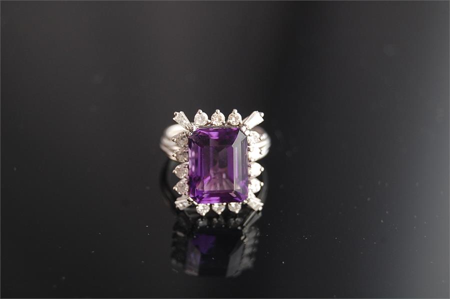 Emerald-cut Amethyst Ring - Image 2 of 8