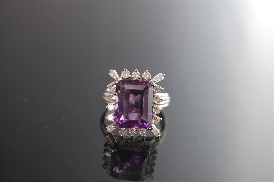 Emerald-cut Amethyst Ring - Image 7 of 8