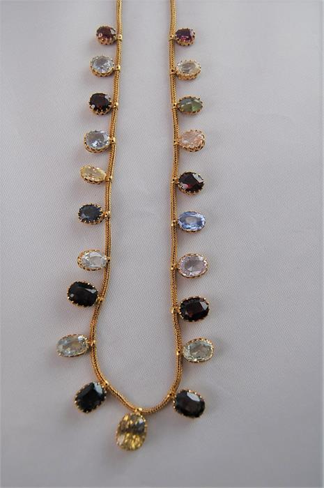 Gold metal fine rope-twist necklace, suspended a fringe of 21 semi-precious stones - Image 9 of 11